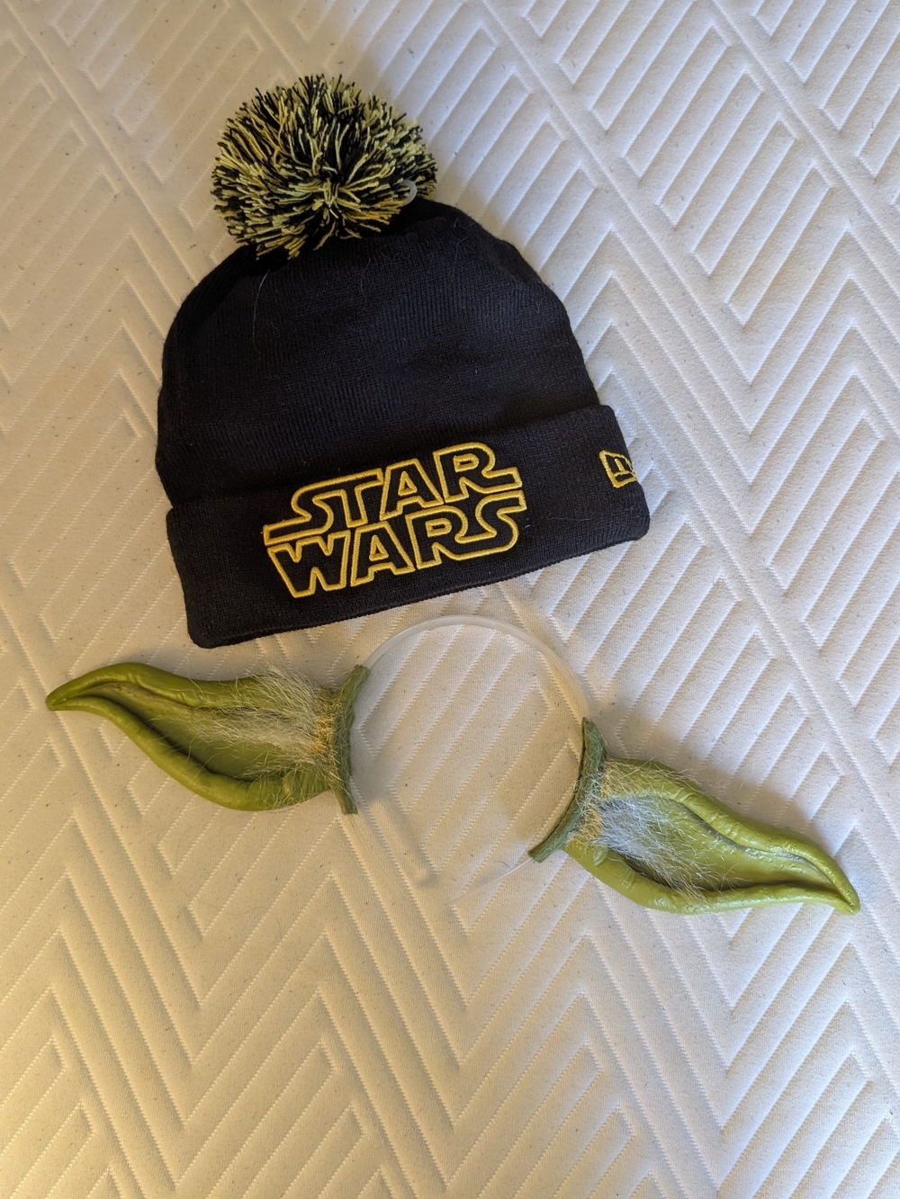 New Era Star Wars Black and Yellow Pom Beanie & DISNEY YODA EARS